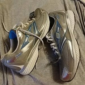 Skechers Shape-Ups Toners size 9